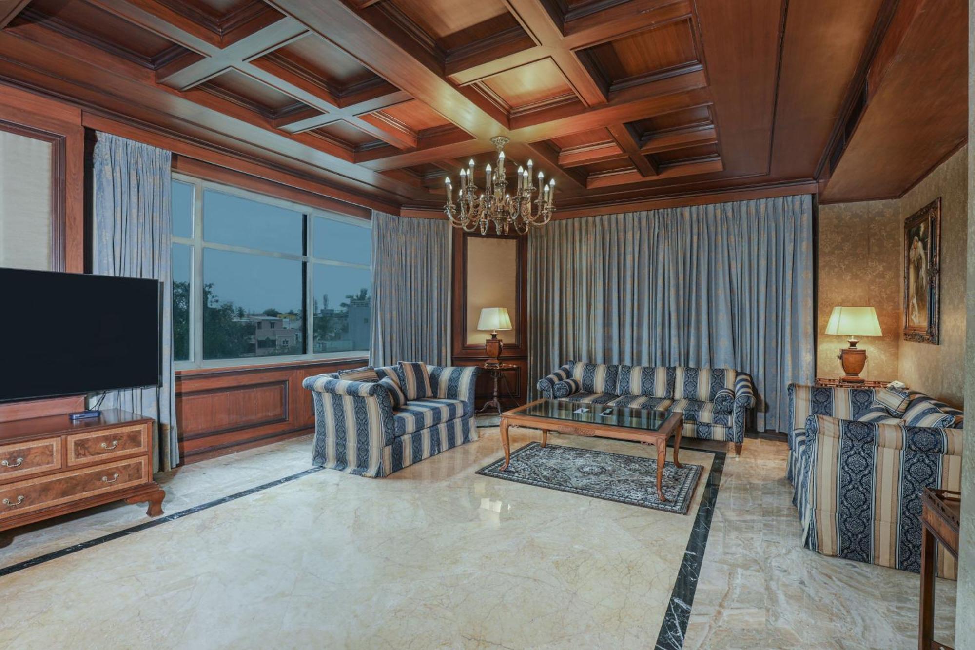 Le Royal Meridien Csennai Kültér fotó