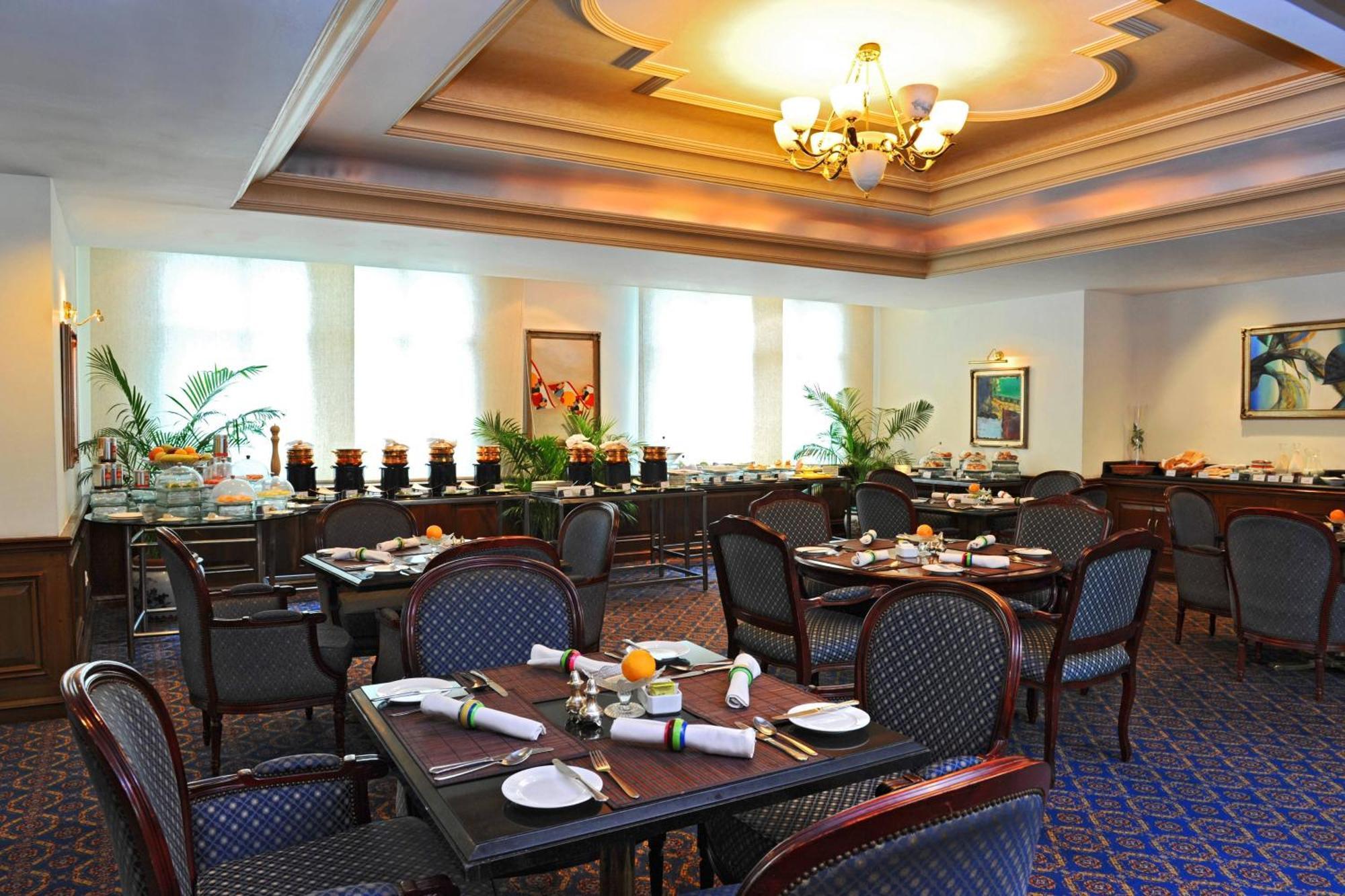 Le Royal Meridien Csennai Kültér fotó