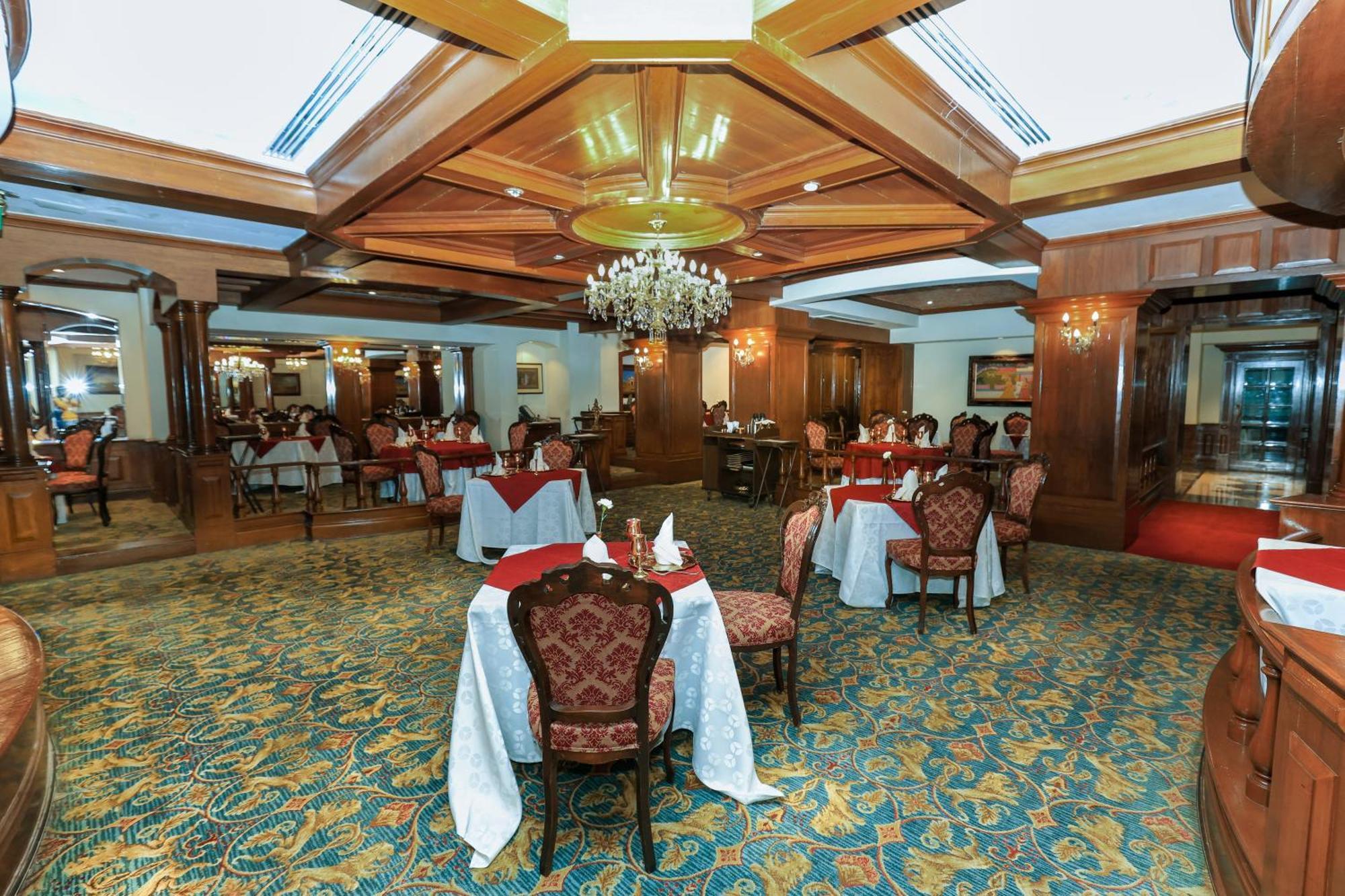 Le Royal Meridien Csennai Kültér fotó